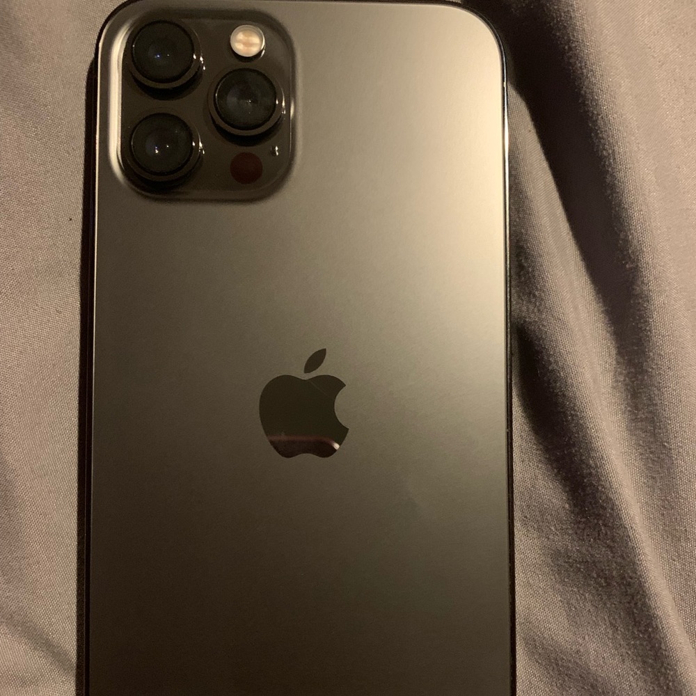 iphone 12 Pro Max - Picture 3 of 5
